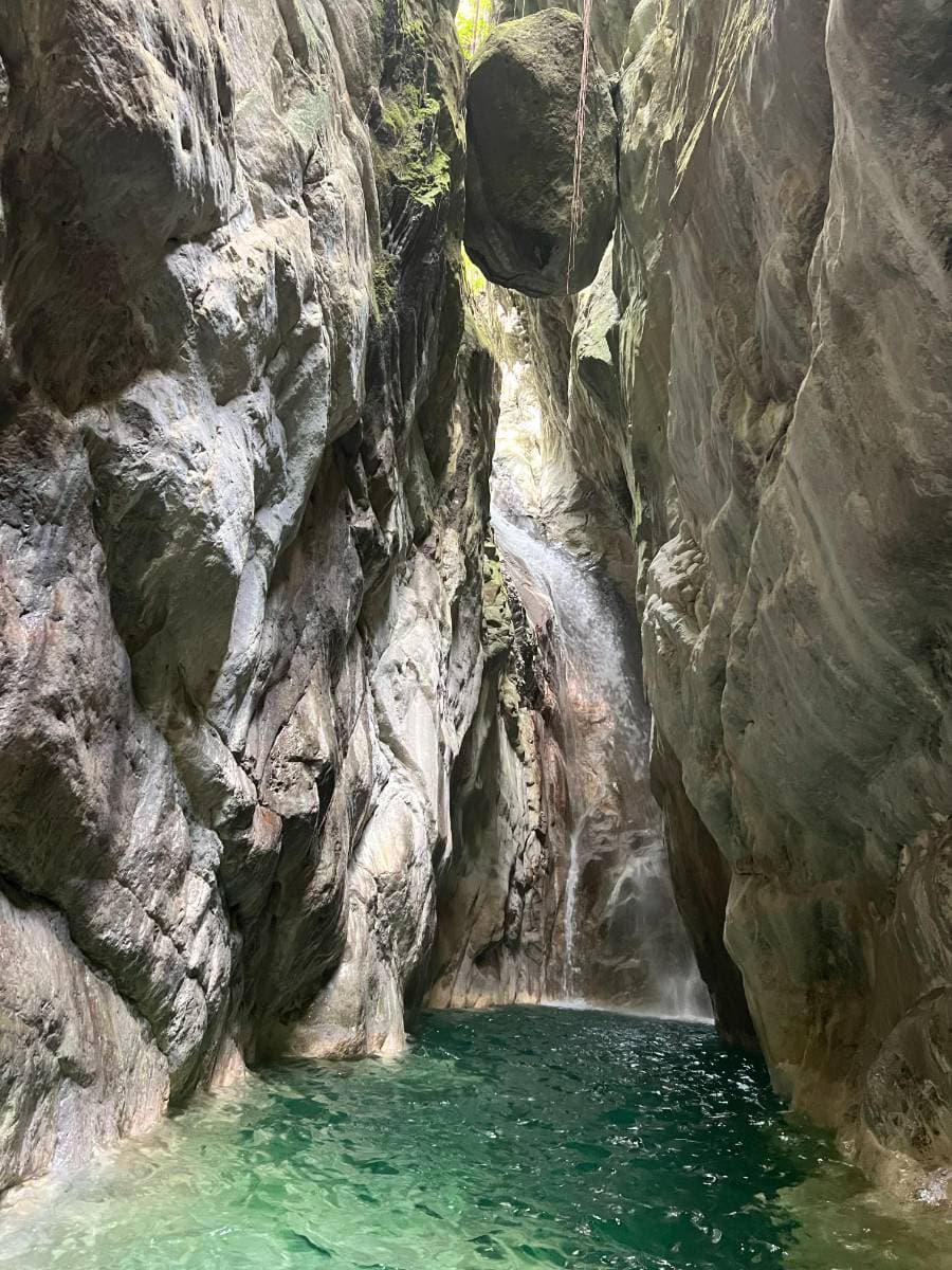 Hiking Tabernacle Waterfall - Tours en República Dominicana - Descubre RD - Imagen 4