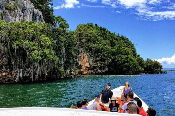 Los Haitises y Cayo Levantado - Tours en República Dominicana - Descubre RD - Imagen 1